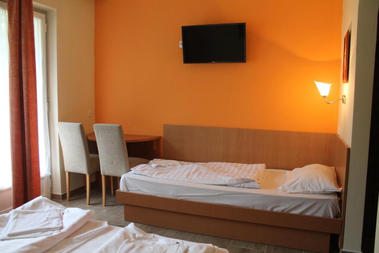 Bed and Breakfast Zur Post Lackenhof Exterior foto