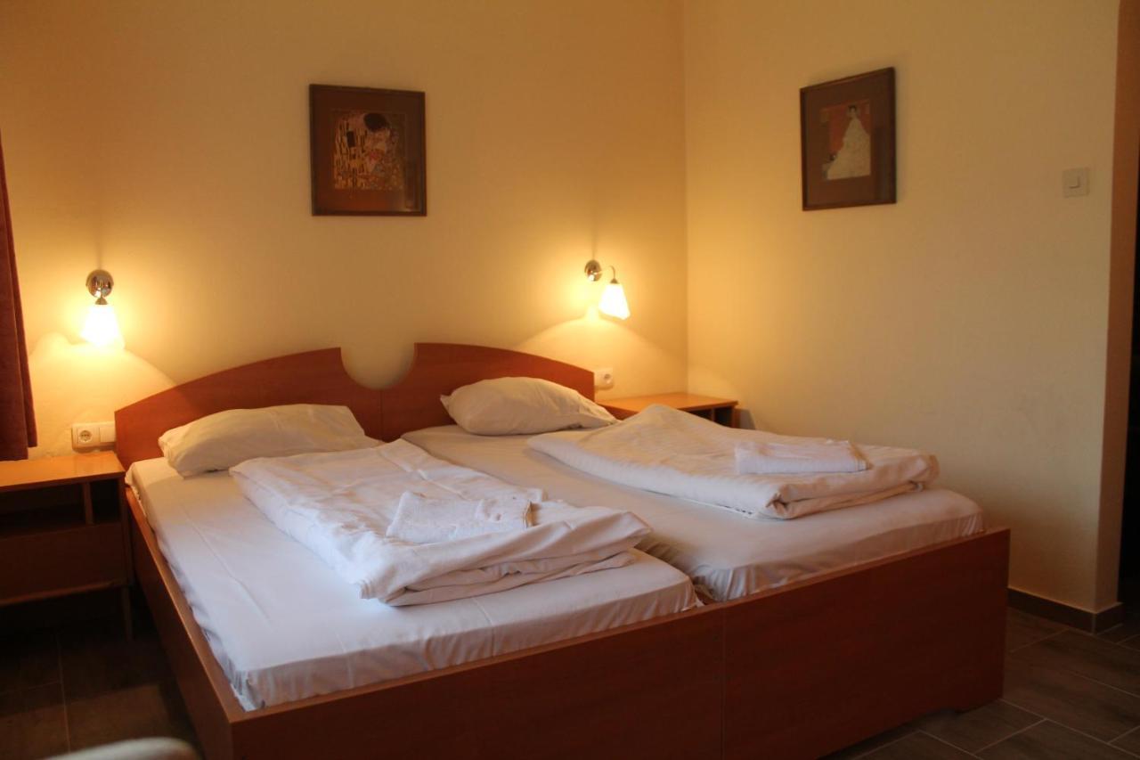 Bed and Breakfast Zur Post Lackenhof Exterior foto