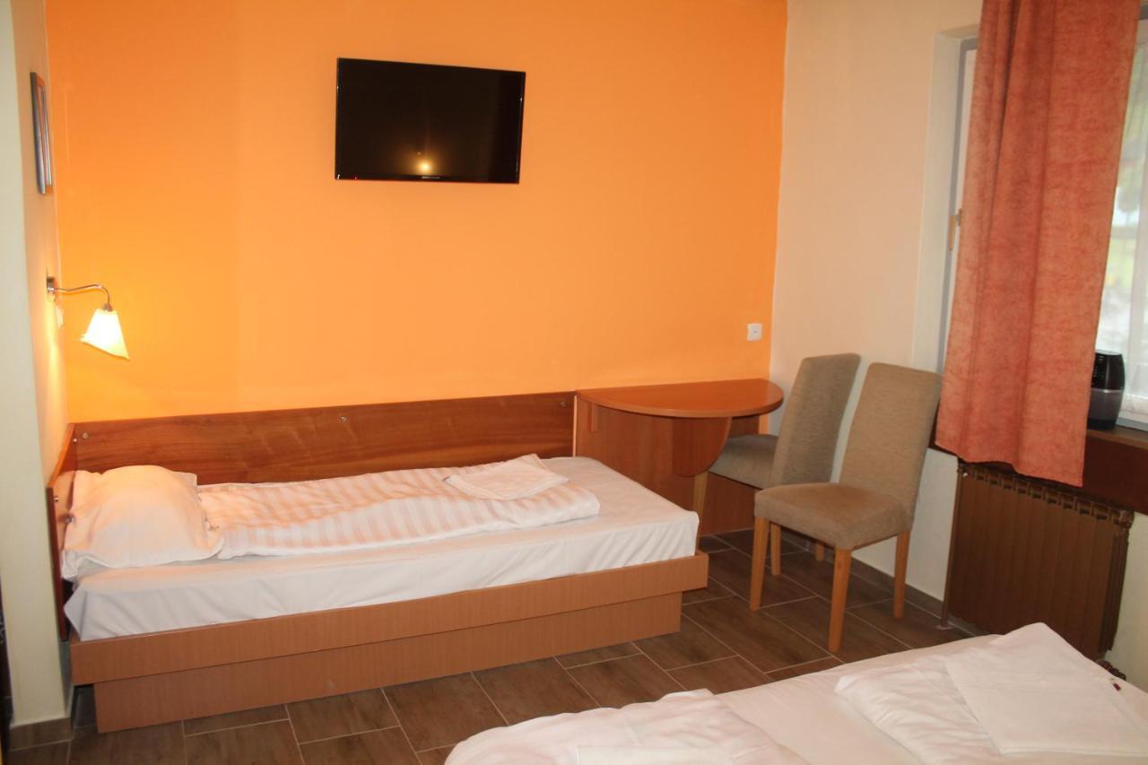 Bed and Breakfast Zur Post Lackenhof Exterior foto